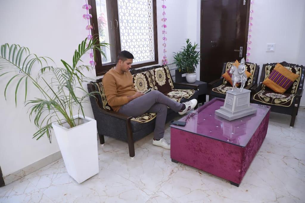 Appartement Divine India Service 1bhk,l-36b,saket New Delhi